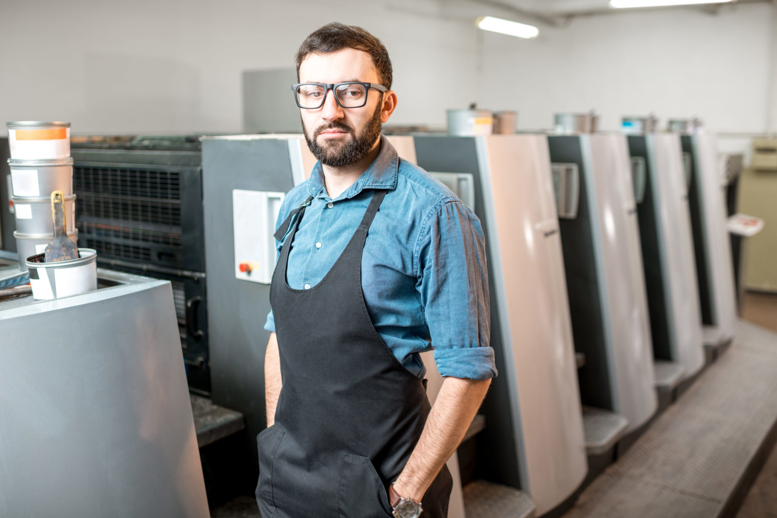 What Do Floor Managers Do at a Manufacturing Company?