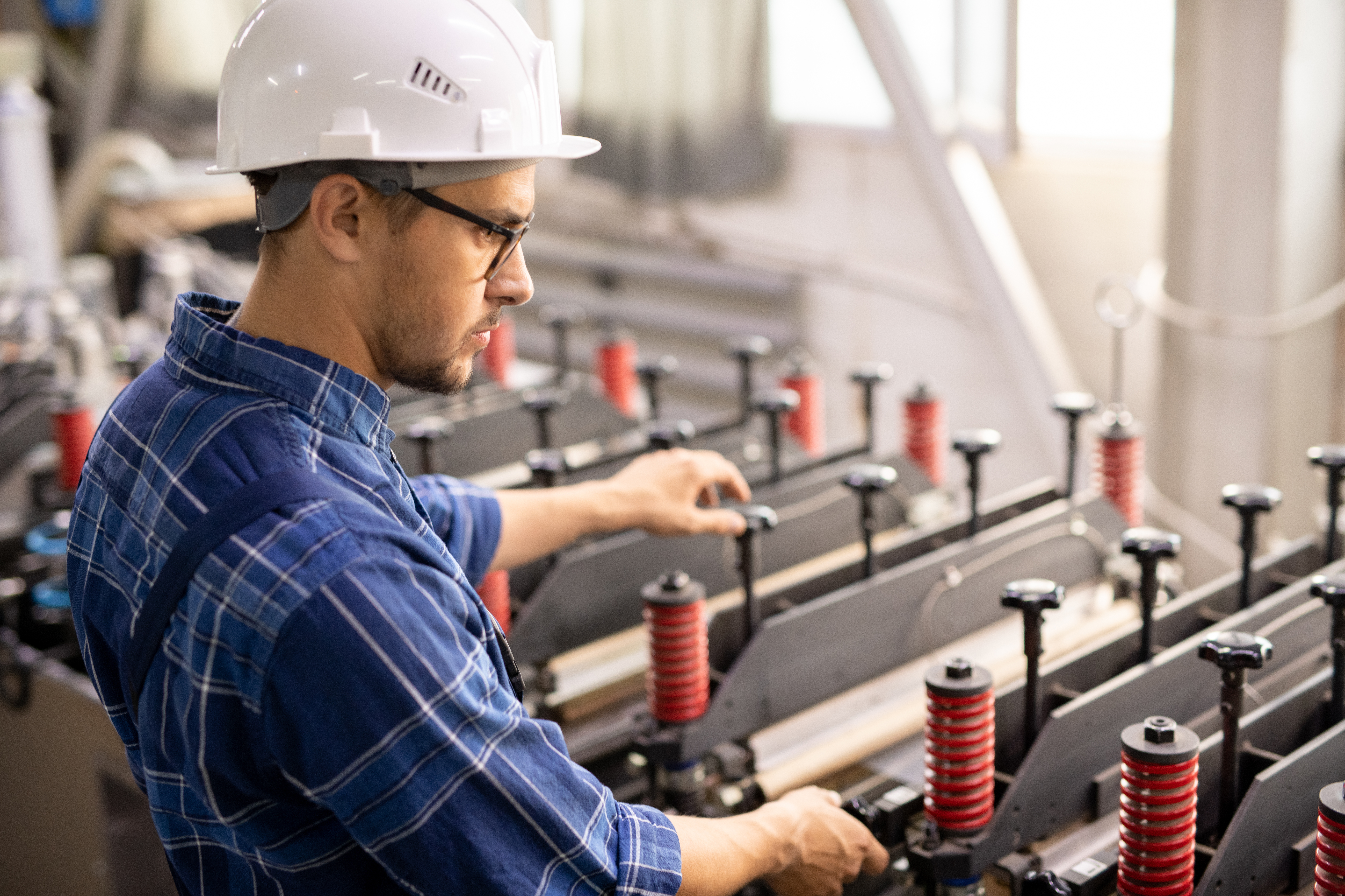 4 Reasons Why You Should Consider a Career in Industrial Mechanics